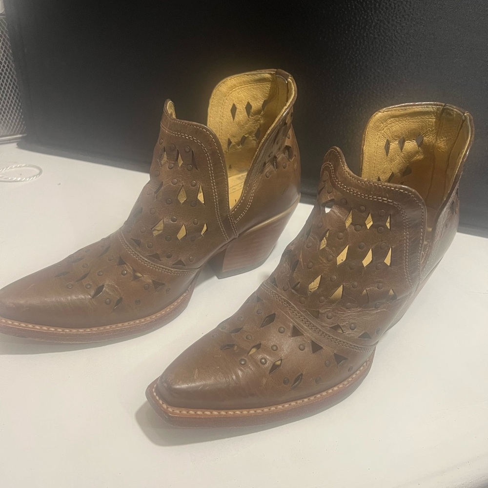 Ariat “Dixon” Studded Booties - Picture 3 of 5
